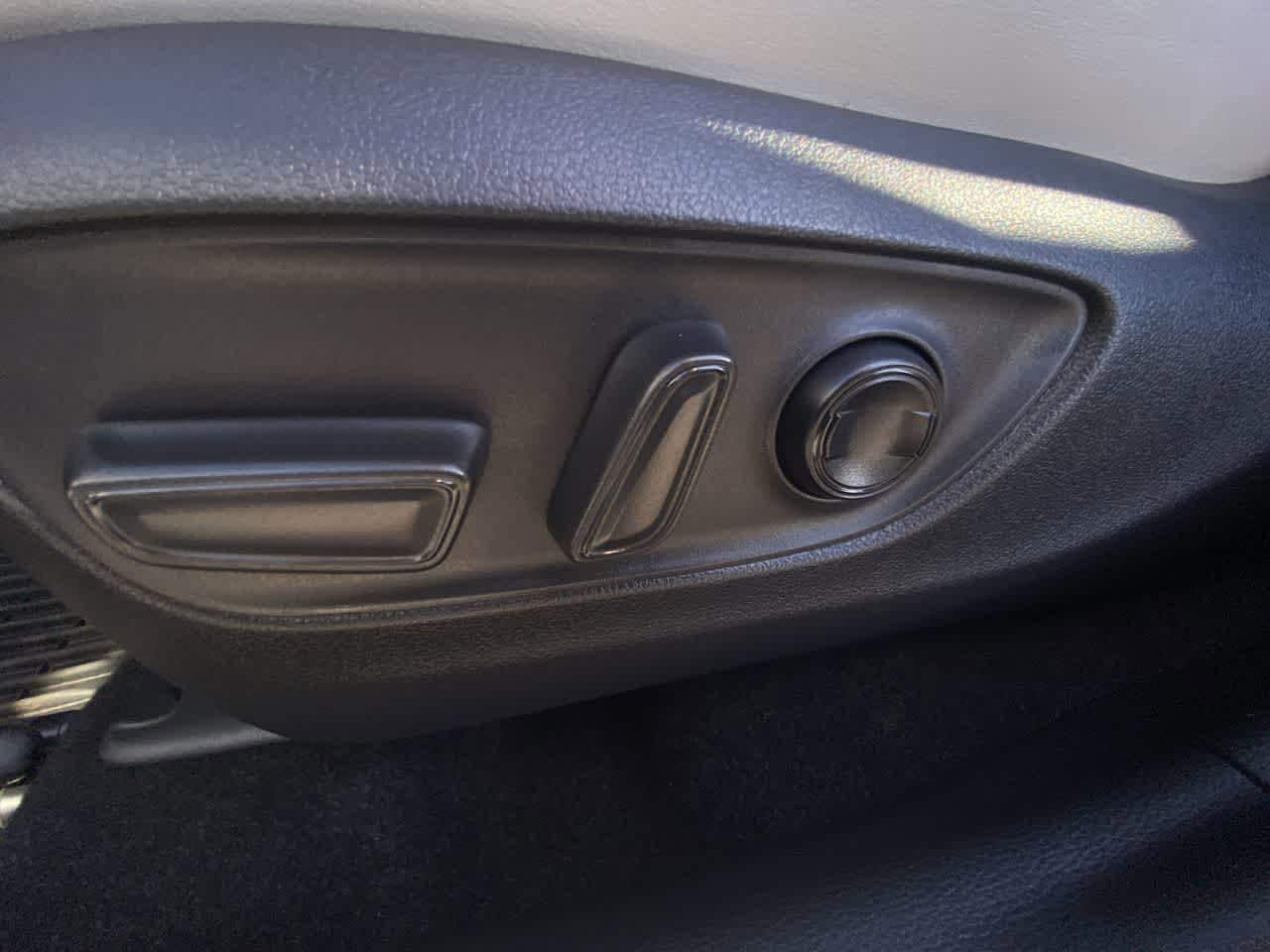 Thumbnail: 2023 Toyota RAV4 - 12