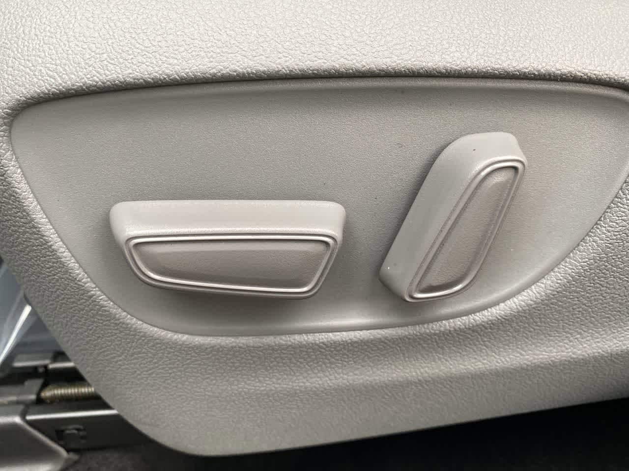 Thumbnail: 2024 Toyota Highlander - 12