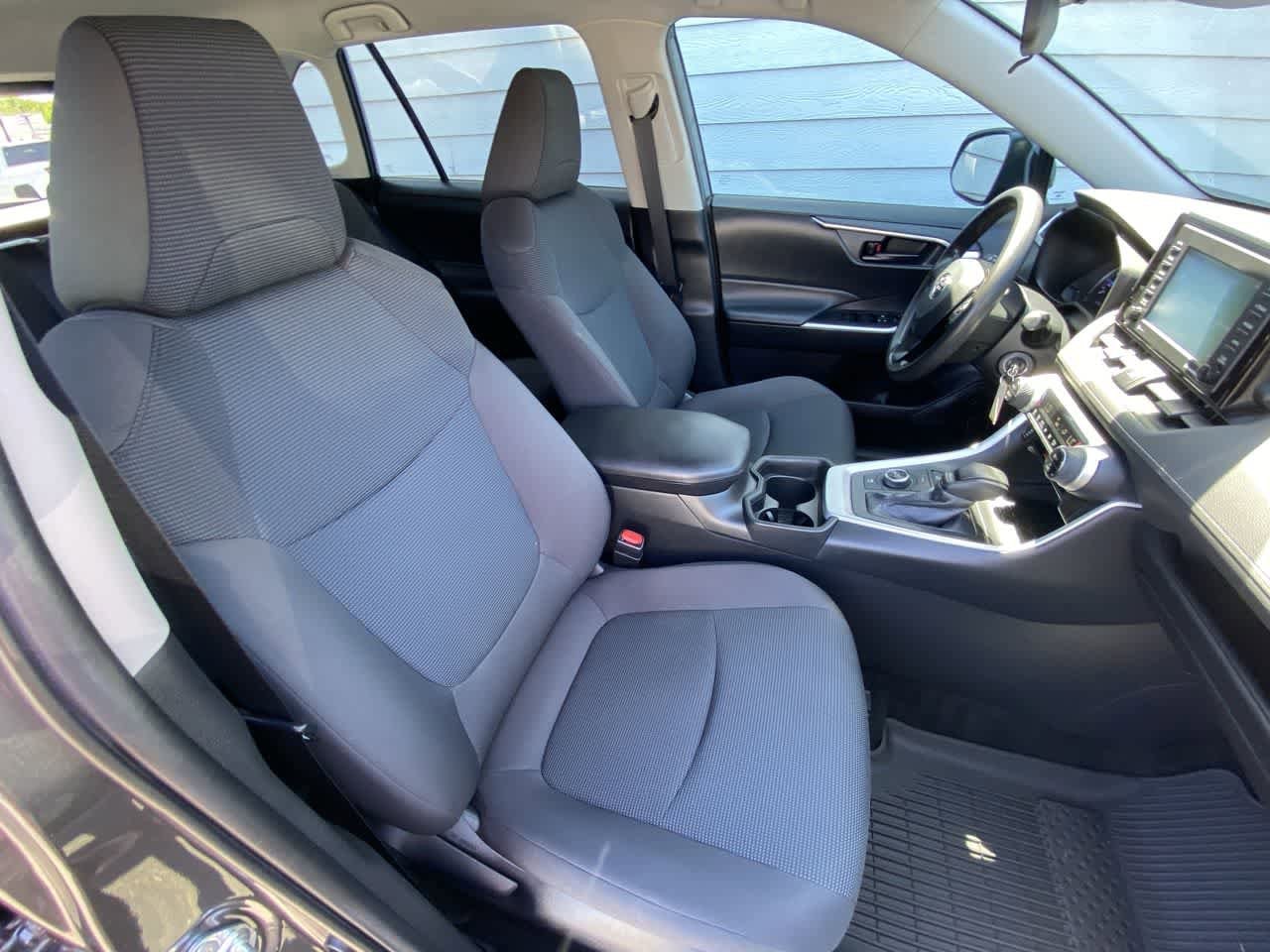 Thumbnail: 2021 Toyota RAV4 - 23