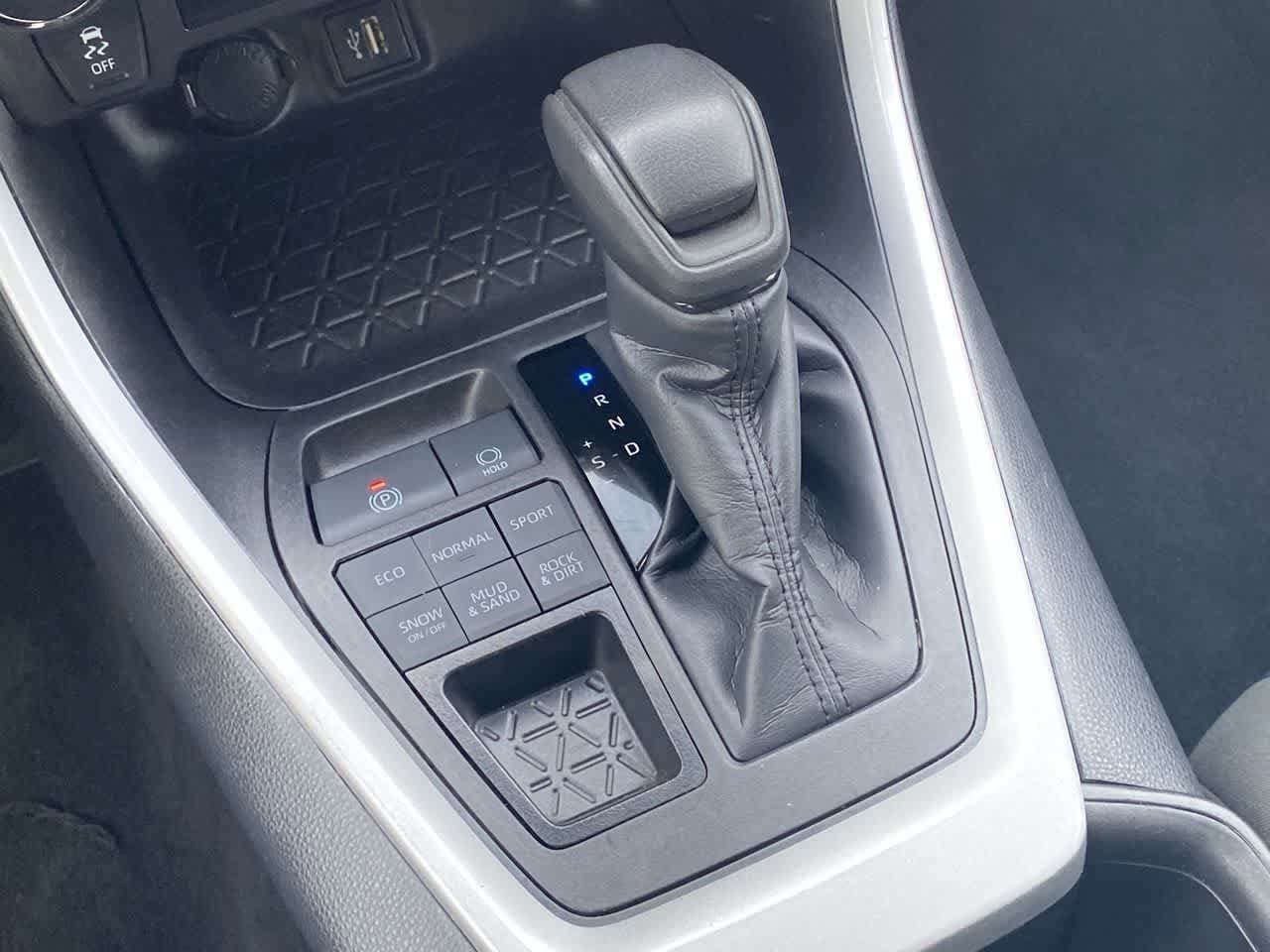 Thumbnail: 2024 Toyota RAV4 - 19