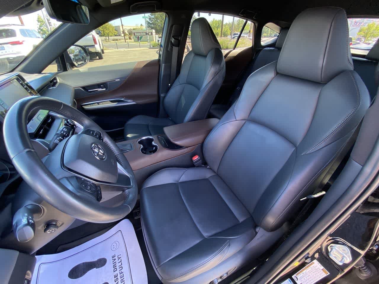 Thumbnail: 2022 Toyota Venza - 11