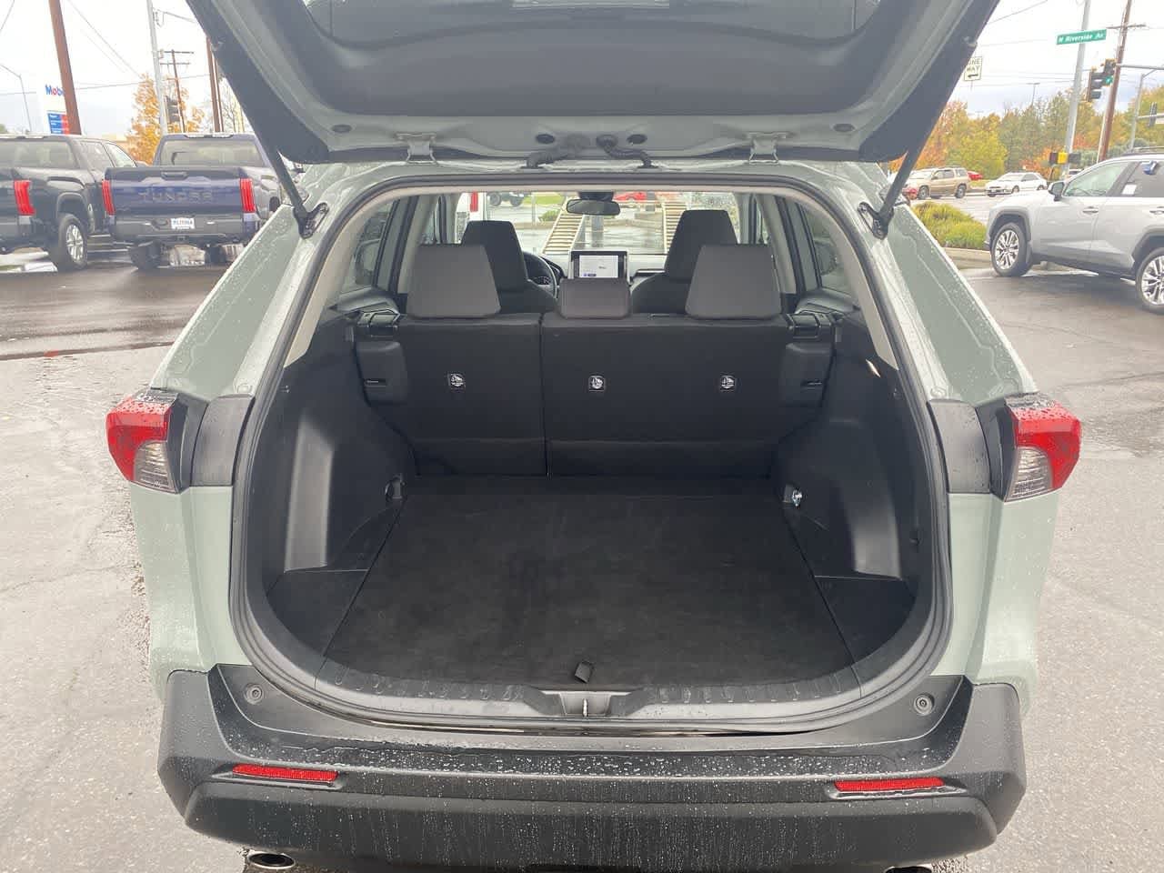 Thumbnail: 2023 Toyota RAV4 - 22