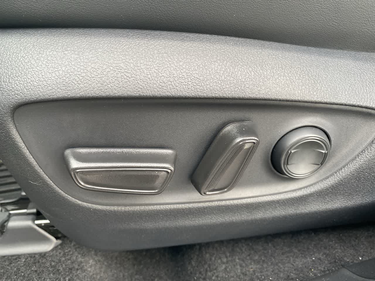 Thumbnail: 2025 Toyota RAV4 - 12