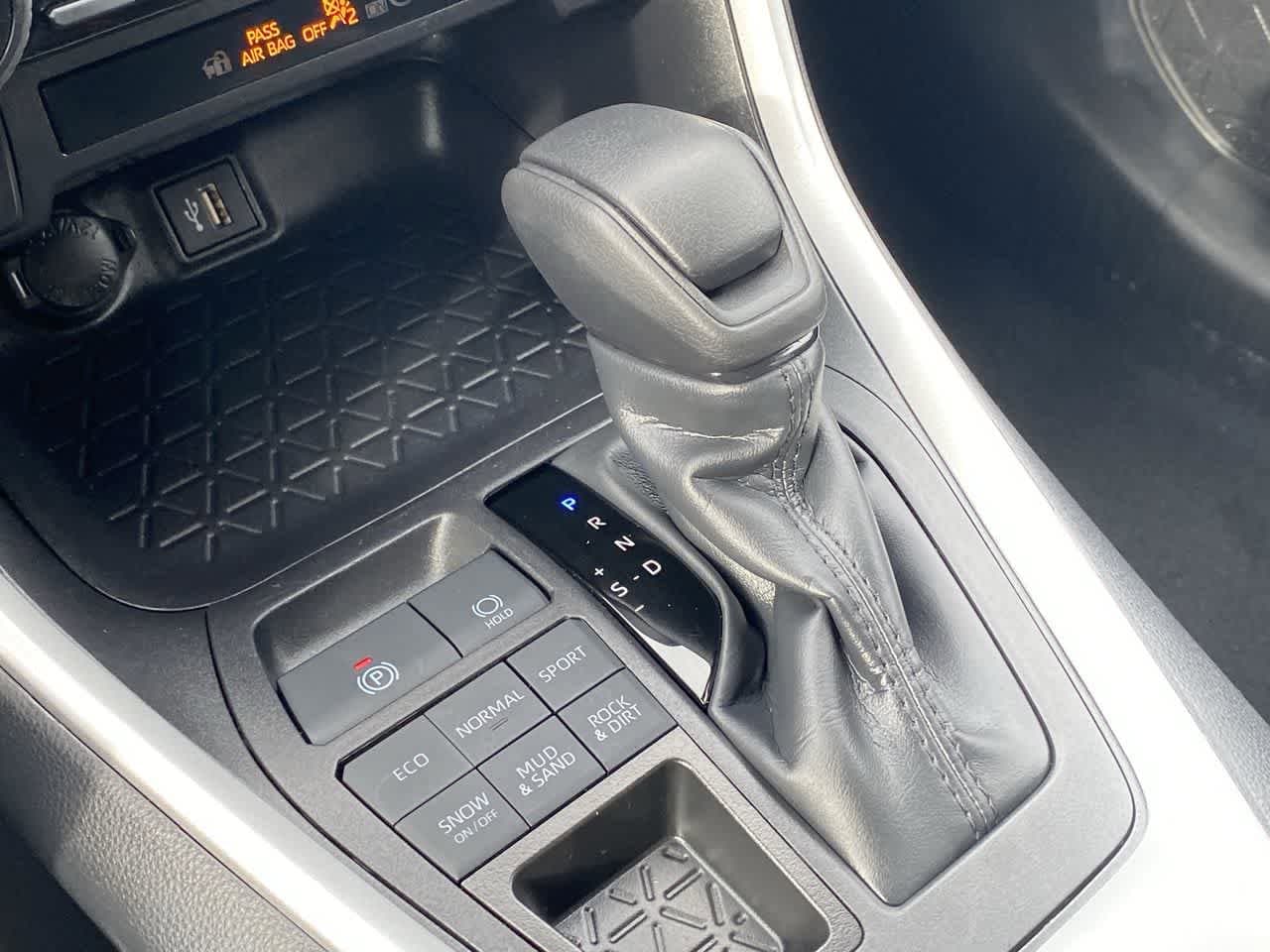 Thumbnail: 2025 Toyota RAV4 - 19