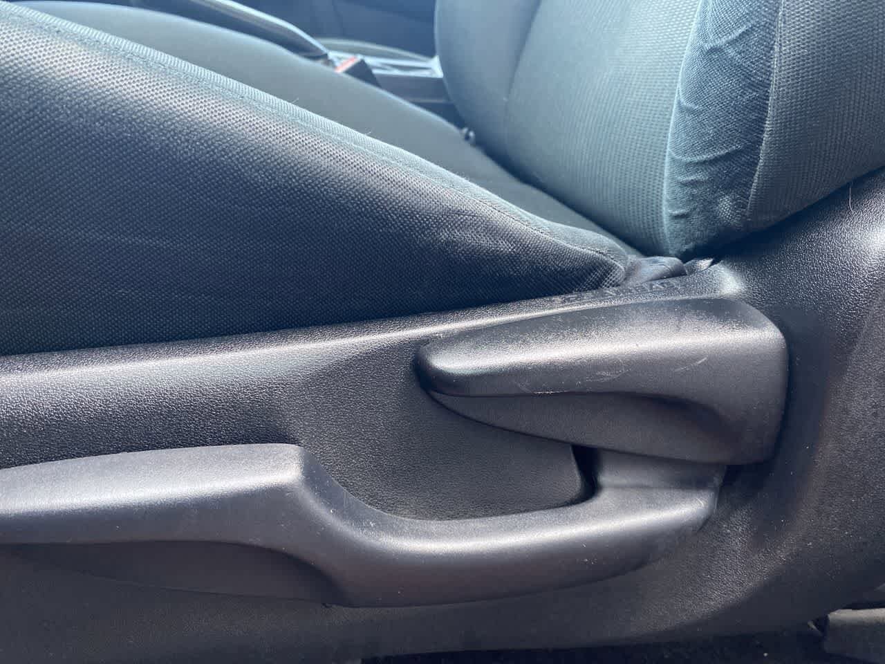 Thumbnail: 2016 Toyota RAV4 - 12