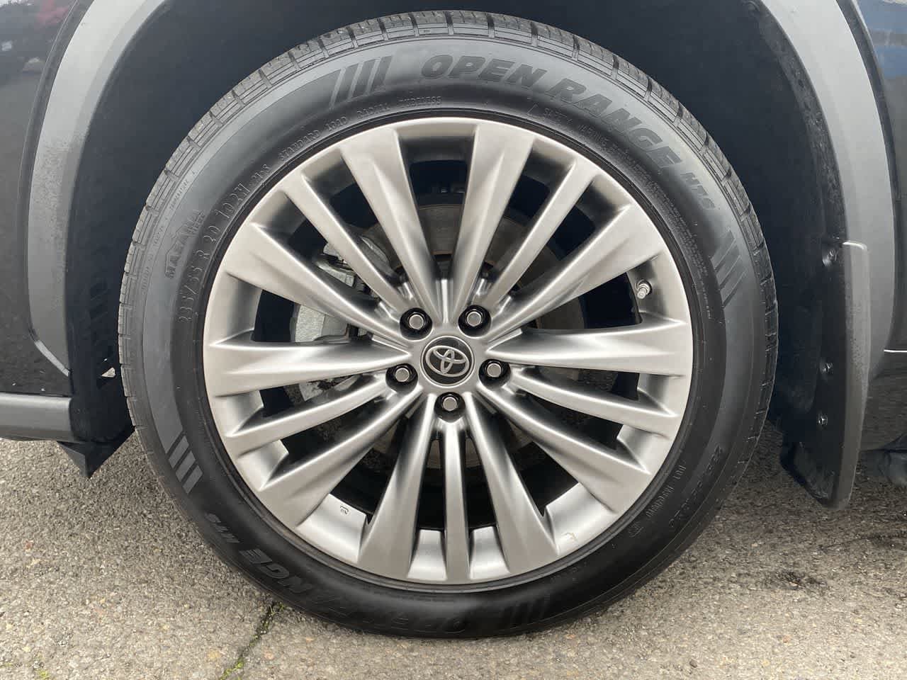 Thumbnail: 2023 Toyota Highlander - 10