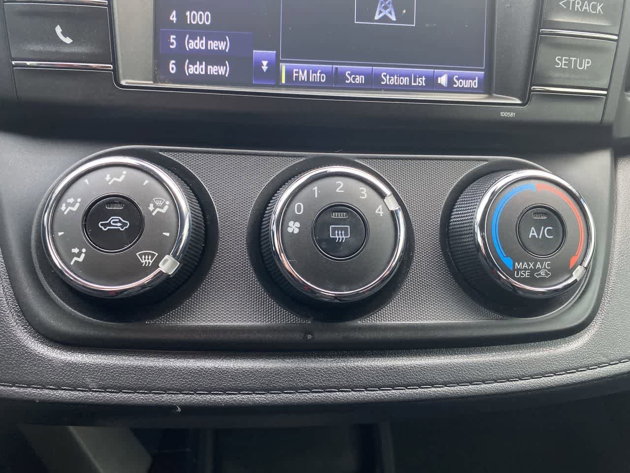 Thumbnail: 2017 Toyota RAV4 - 18