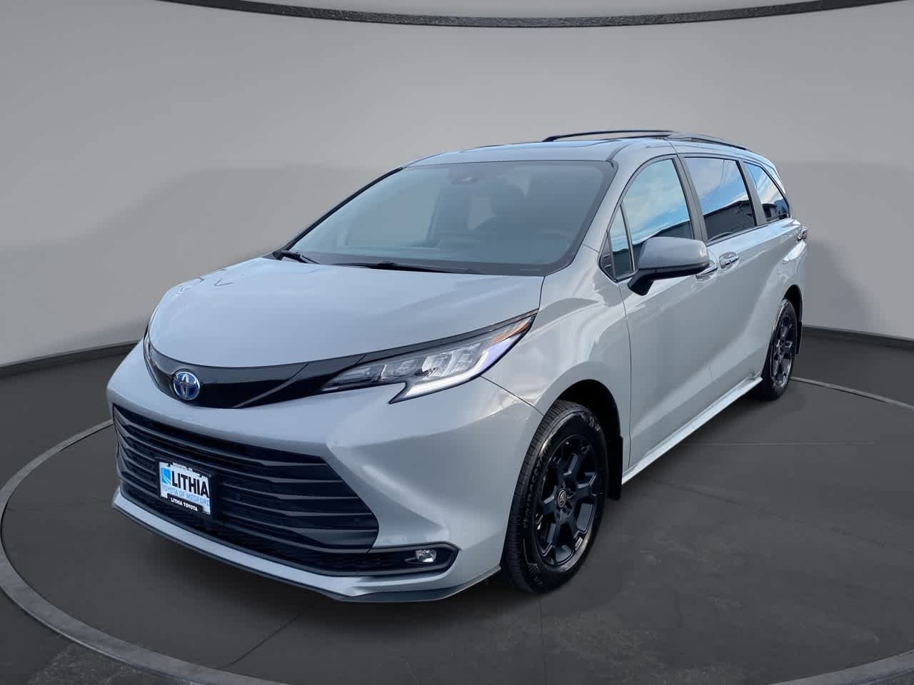 Thumbnail: 2025 Toyota Sienna - 1