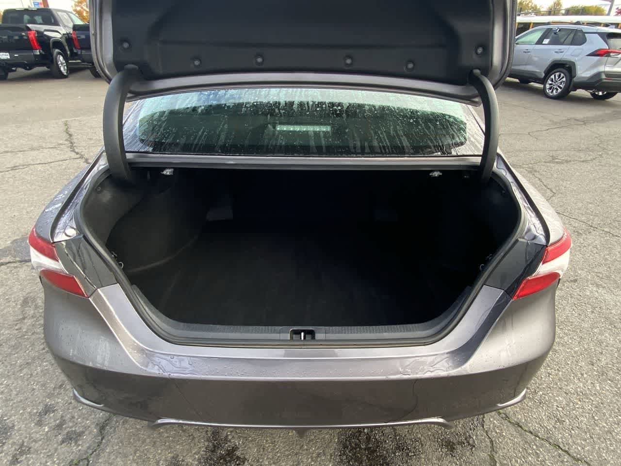 Thumbnail: 2022 Toyota Camry - 22