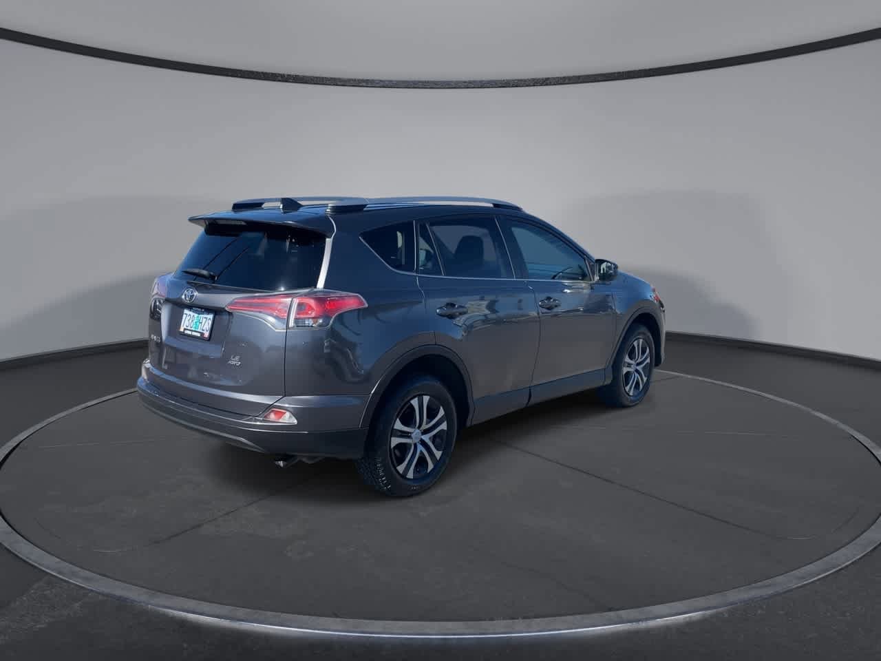 Thumbnail: 2016 Toyota RAV4 - 8