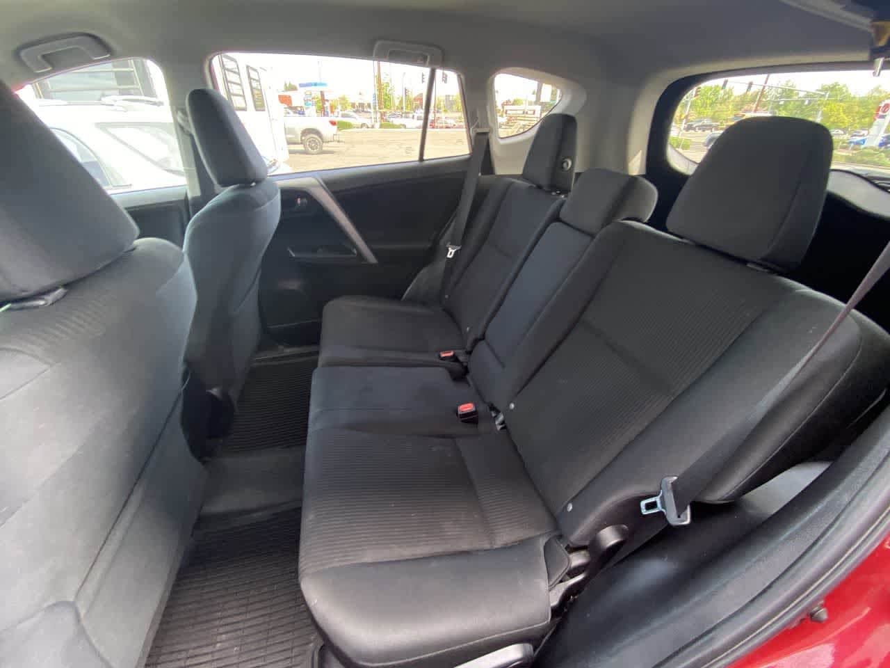 Thumbnail: 2016 Toyota RAV4 - 21