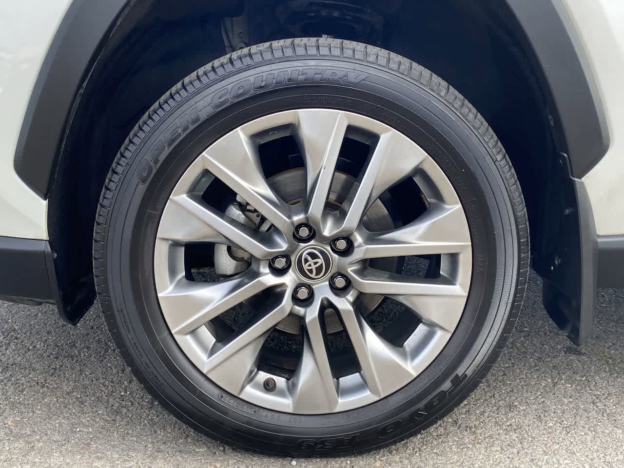 Thumbnail: 2022 Toyota RAV4 - 10