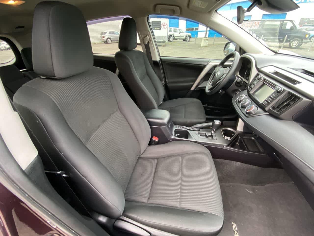 Thumbnail: 2017 Toyota RAV4 - 23