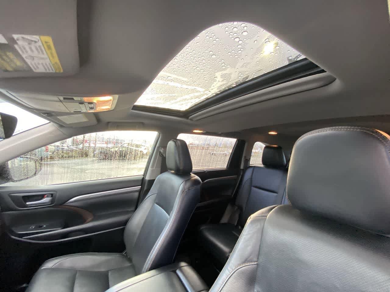 Thumbnail: 2018 Toyota Highlander - 22