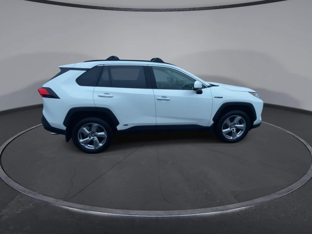 Thumbnail: 2020 Toyota RAV4 - 9