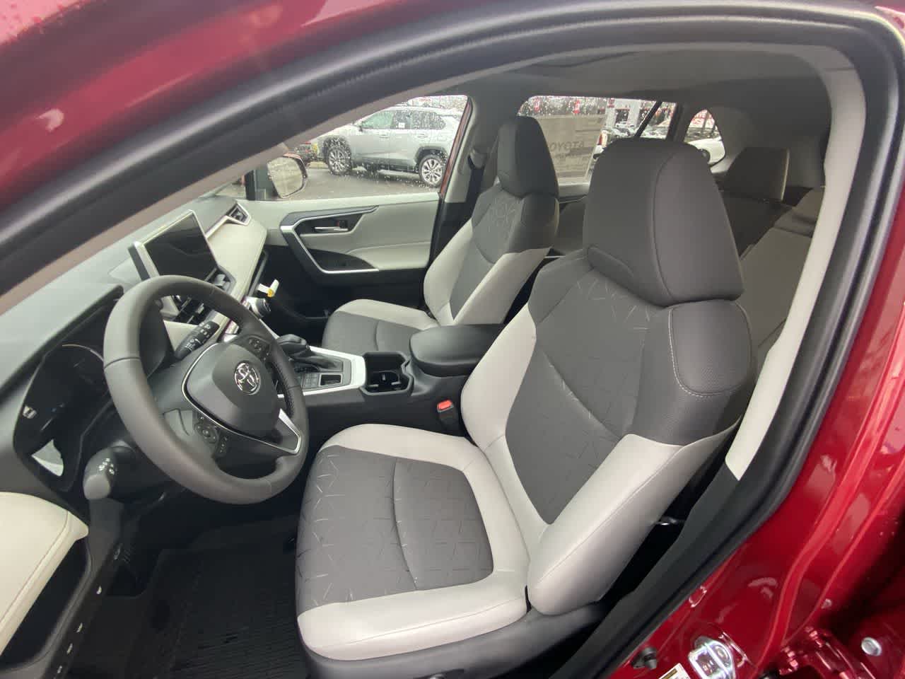 Thumbnail: 2025 Toyota RAV4 - 11