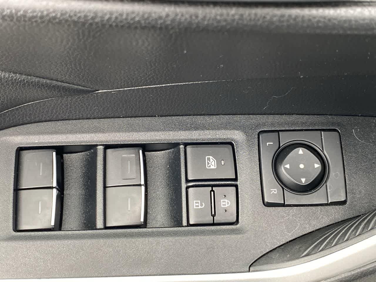 Thumbnail: 2022 Toyota RAV4 - 13