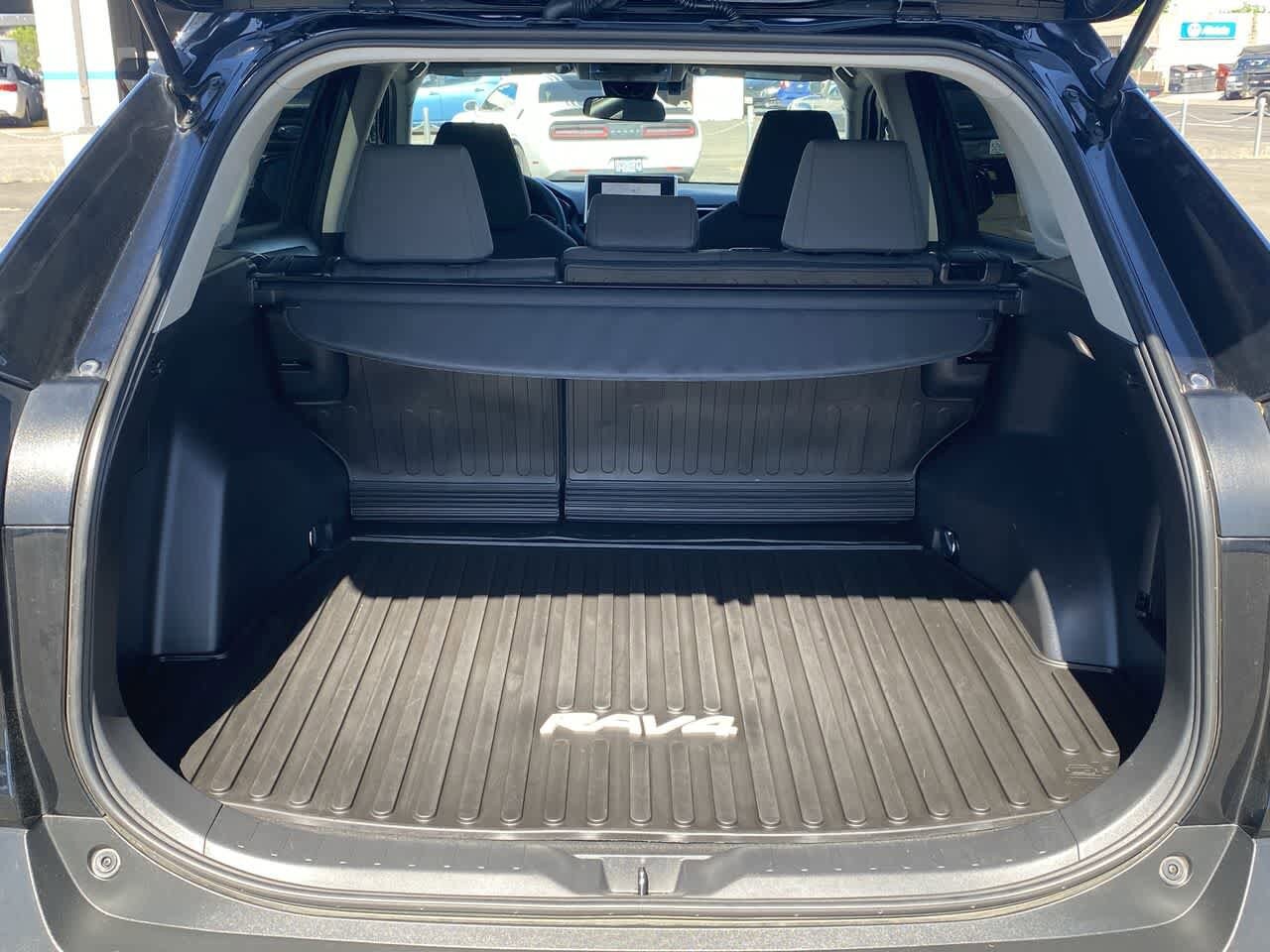 2023 Toyota RAV4 XLE - Photo 22