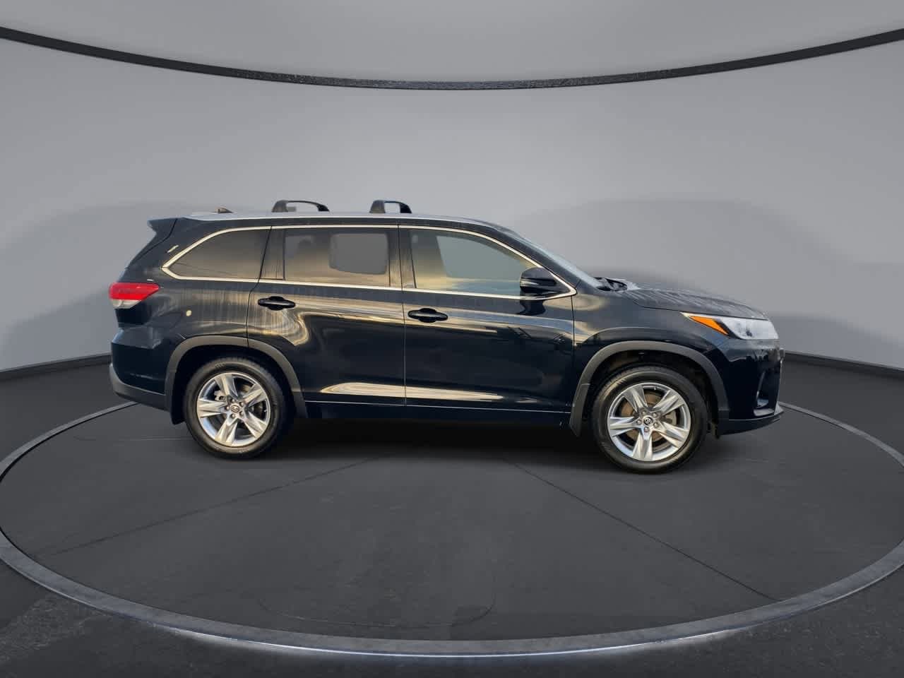 Thumbnail: 2018 Toyota Highlander - 9