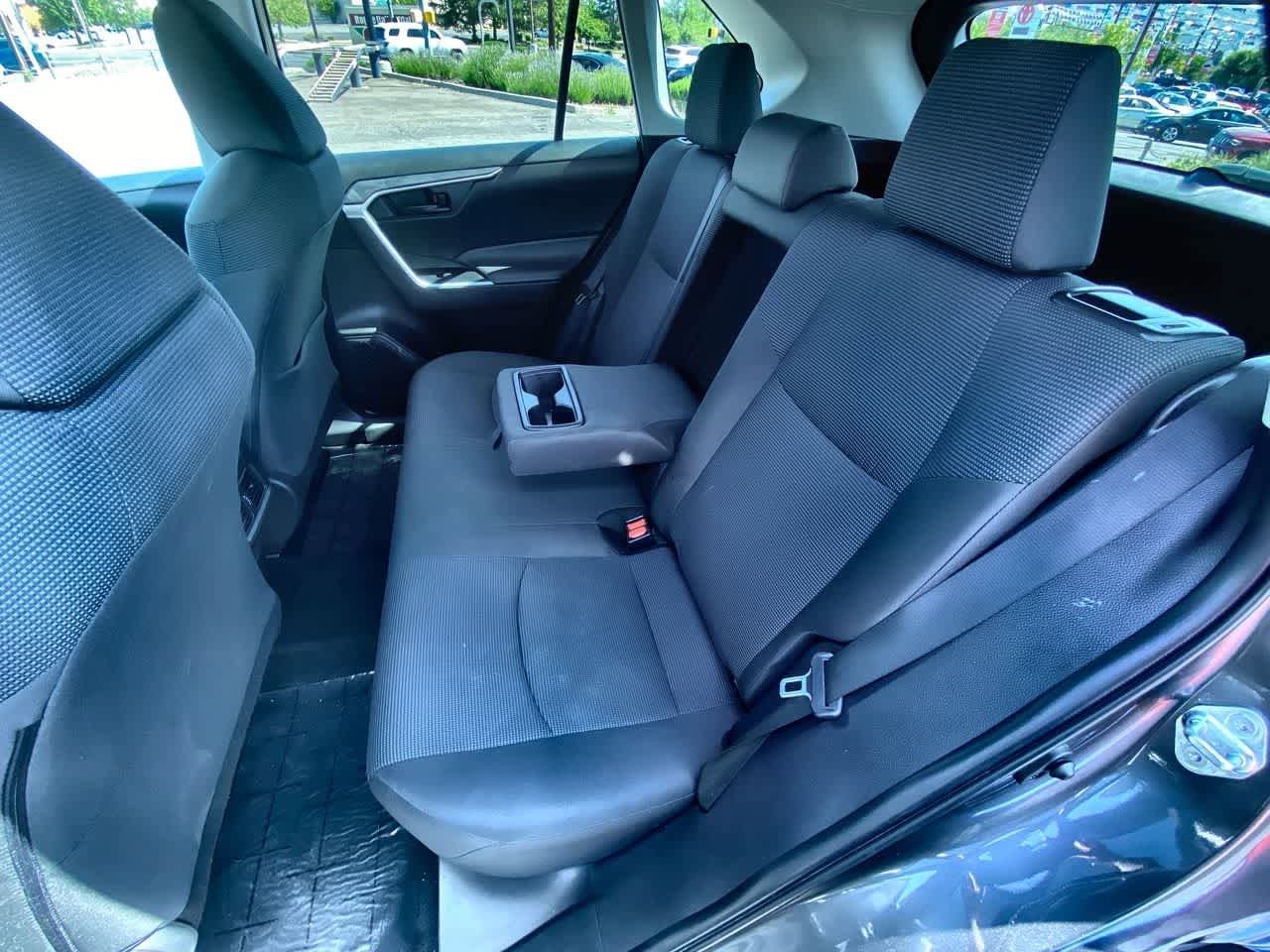 2022 Toyota RAV4 LE 21