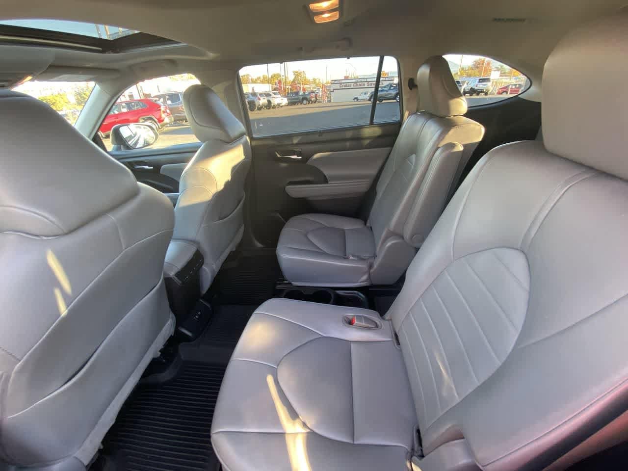 Thumbnail: 2021 Toyota Highlander - 21