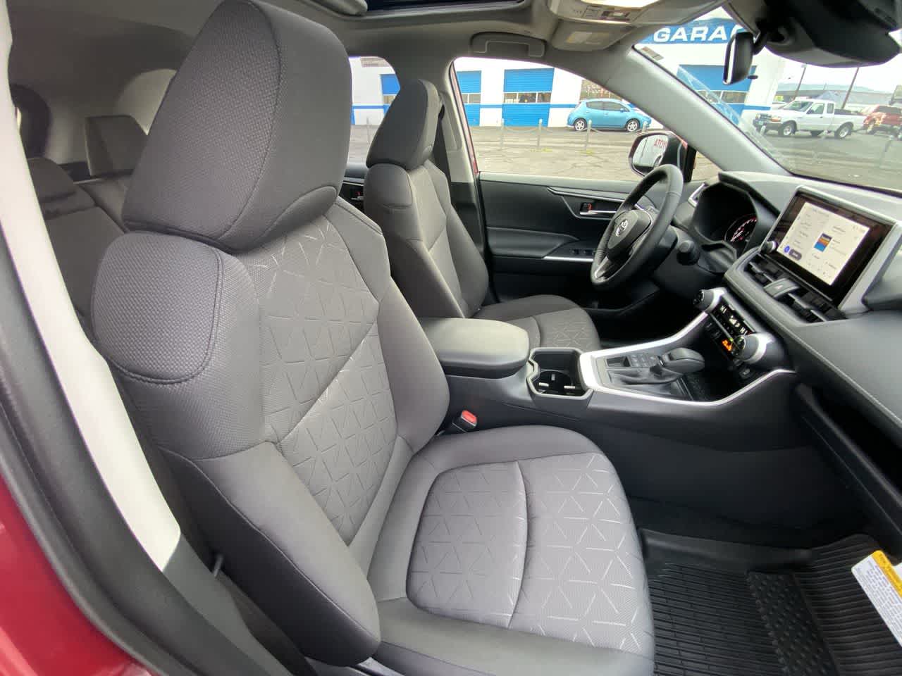 Thumbnail: 2025 Toyota RAV4 - 24