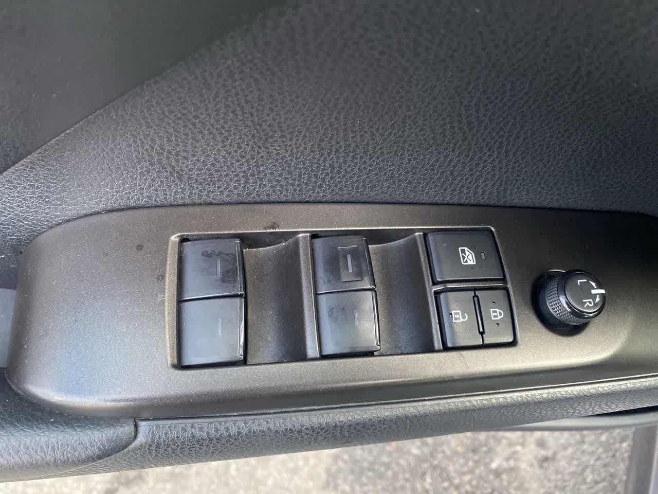 Thumbnail: 2022 Toyota Camry - 13