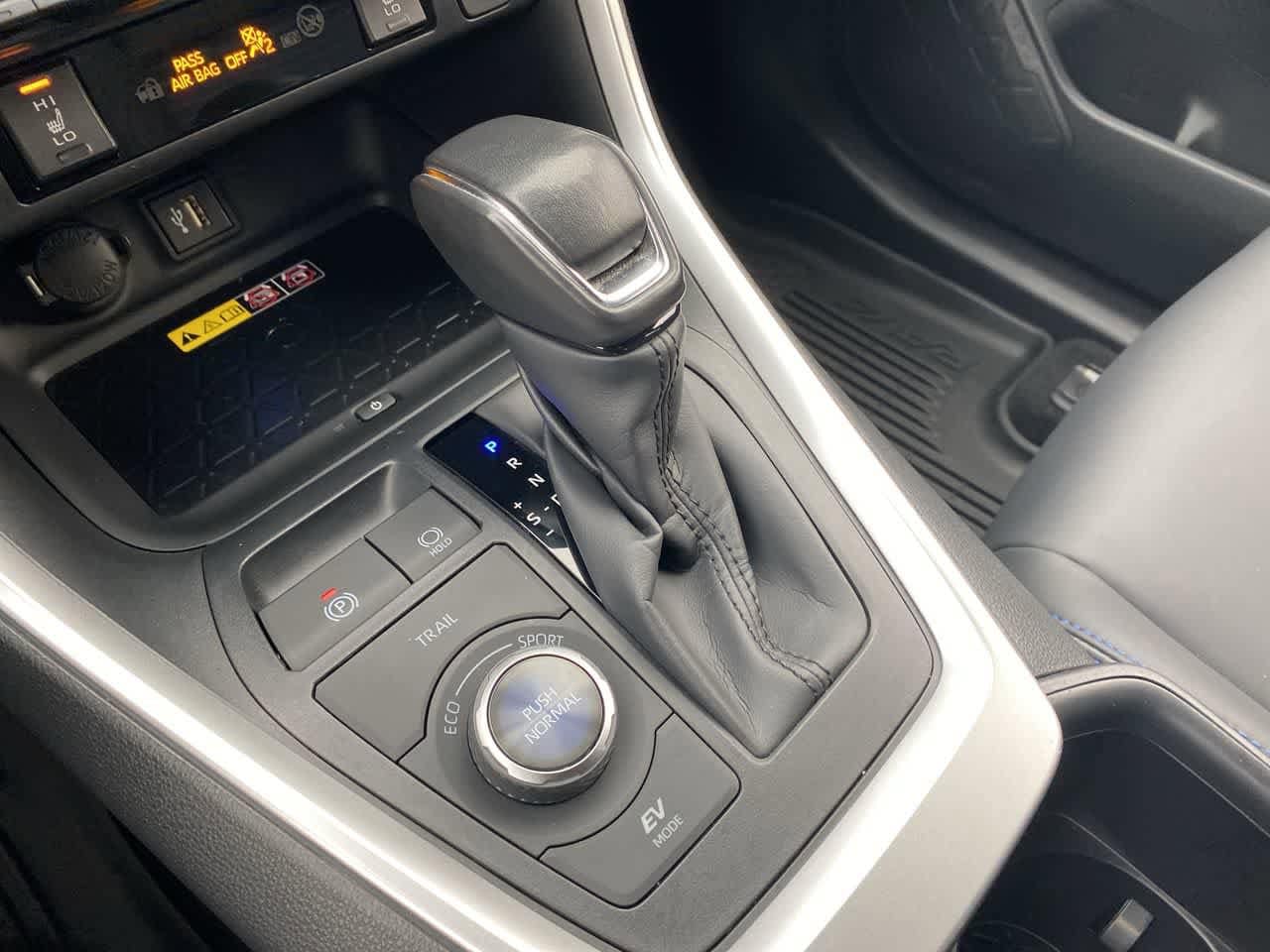 Thumbnail: 2024 Toyota RAV4 - 19