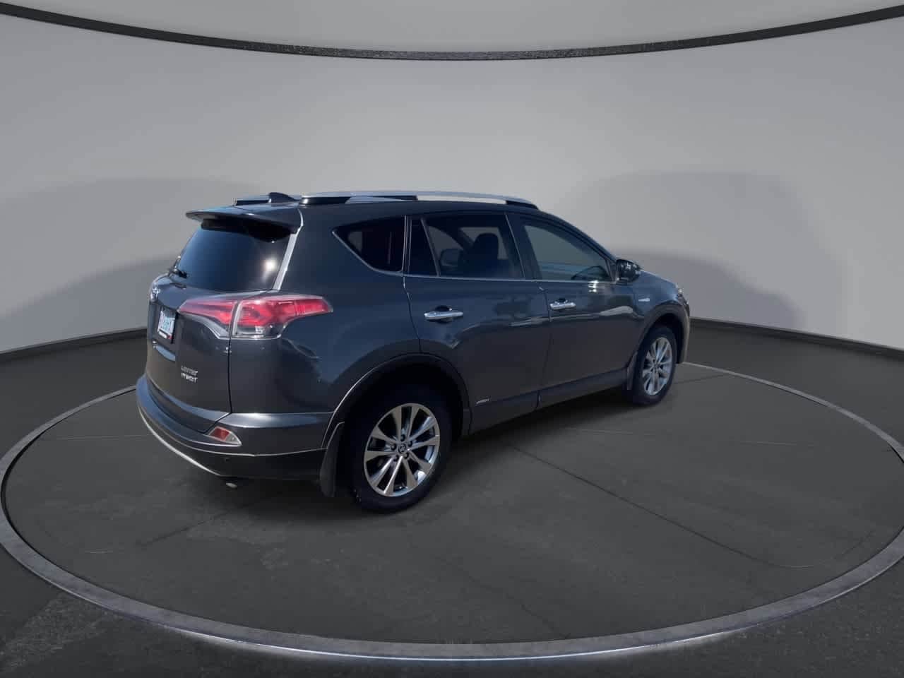 Thumbnail: 2016 Toyota RAV4 - 8