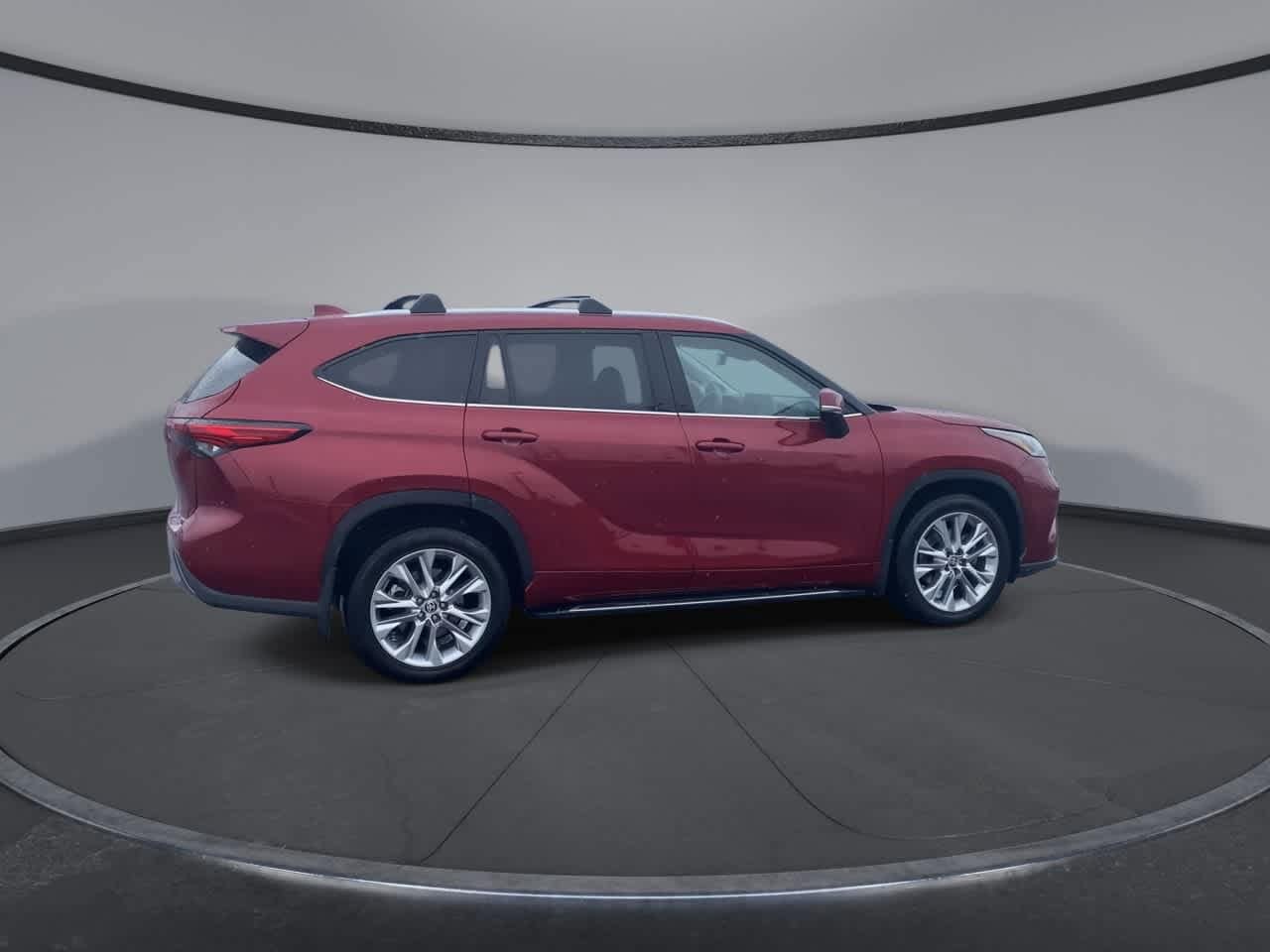 Thumbnail: 2023 Toyota Highlander - 9