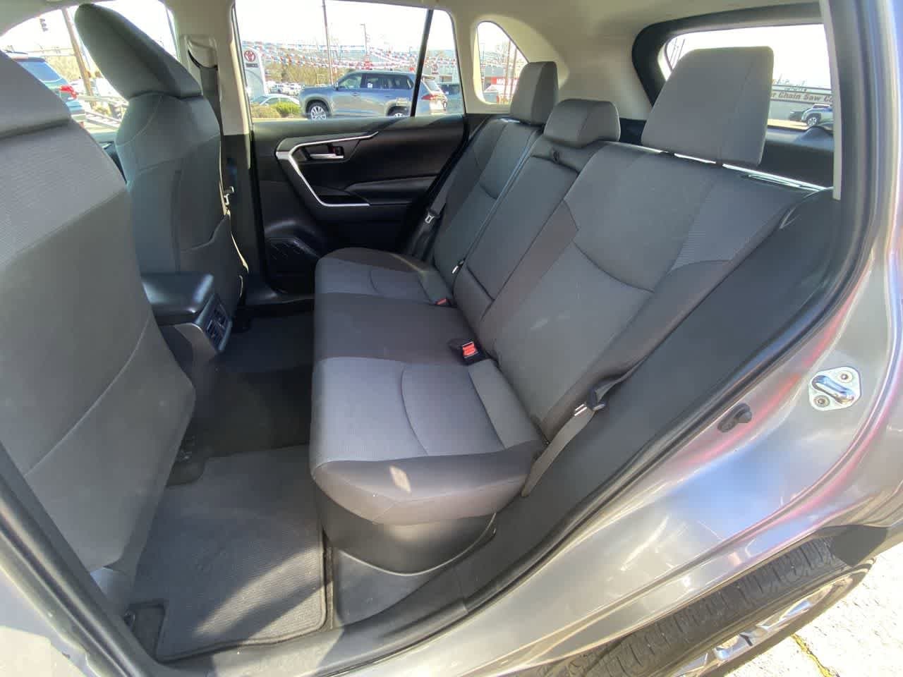 Thumbnail: 2025 Toyota RAV4 - 21