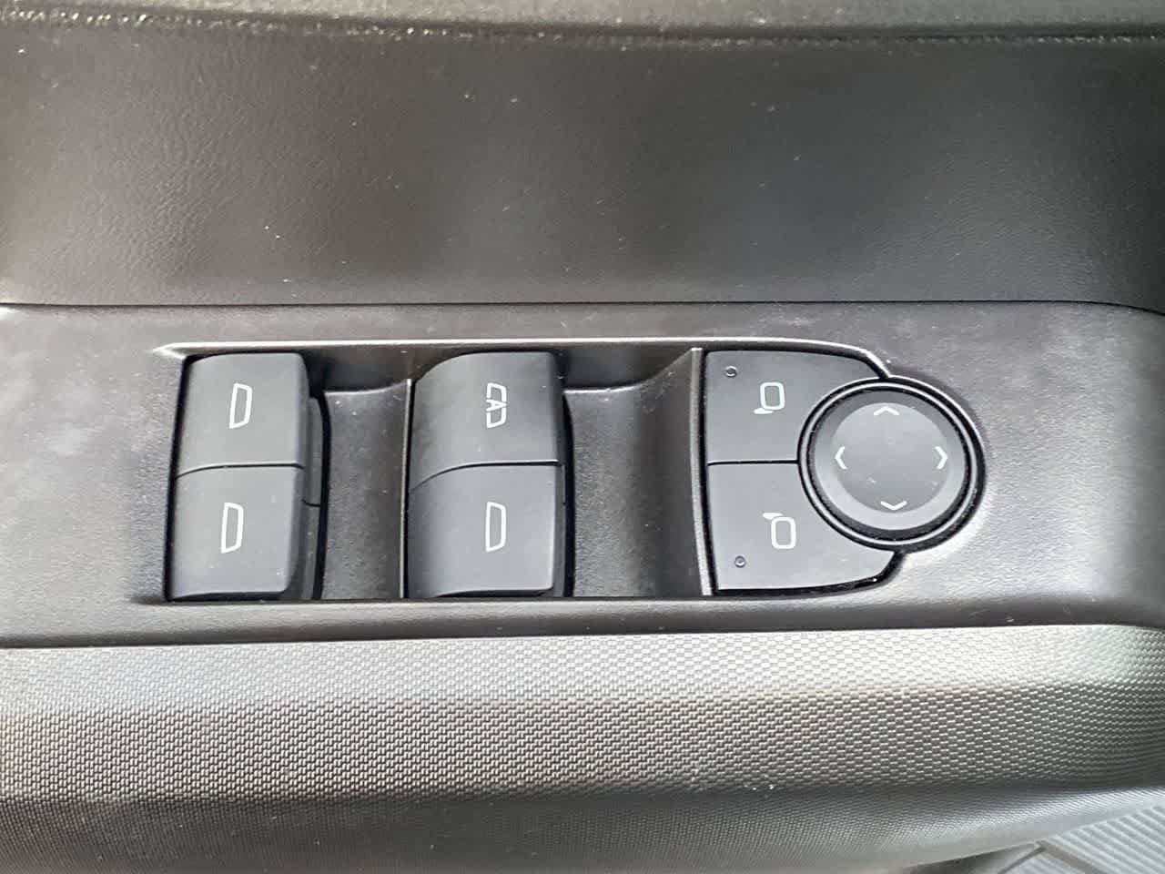 Thumbnail: 2024 Chevrolet Colorado - 13