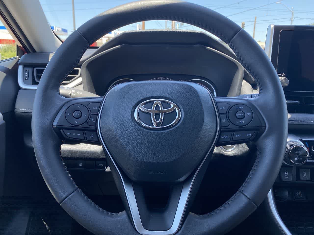 Thumbnail: 2023 Toyota RAV4 - 14