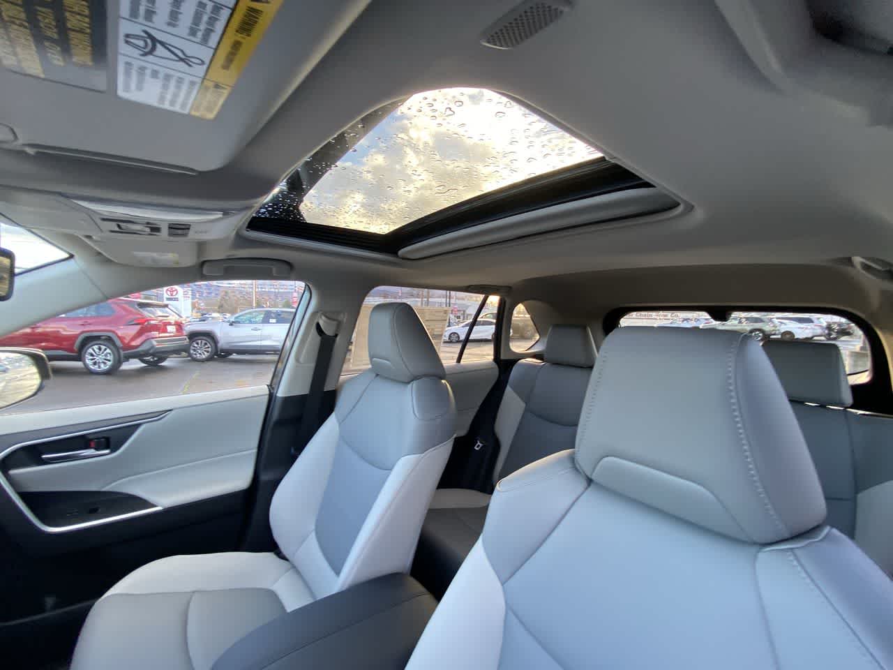 Thumbnail: 2025 Toyota RAV4 - 21