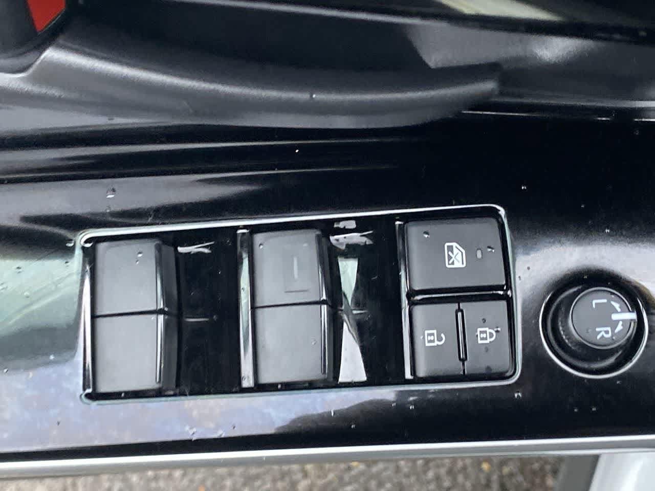 Thumbnail: 2025 Toyota bZ4X - 13