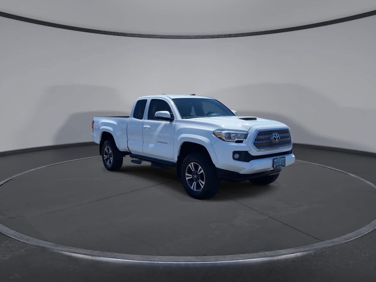 Thumbnail: 2016 Toyota Tacoma - 2