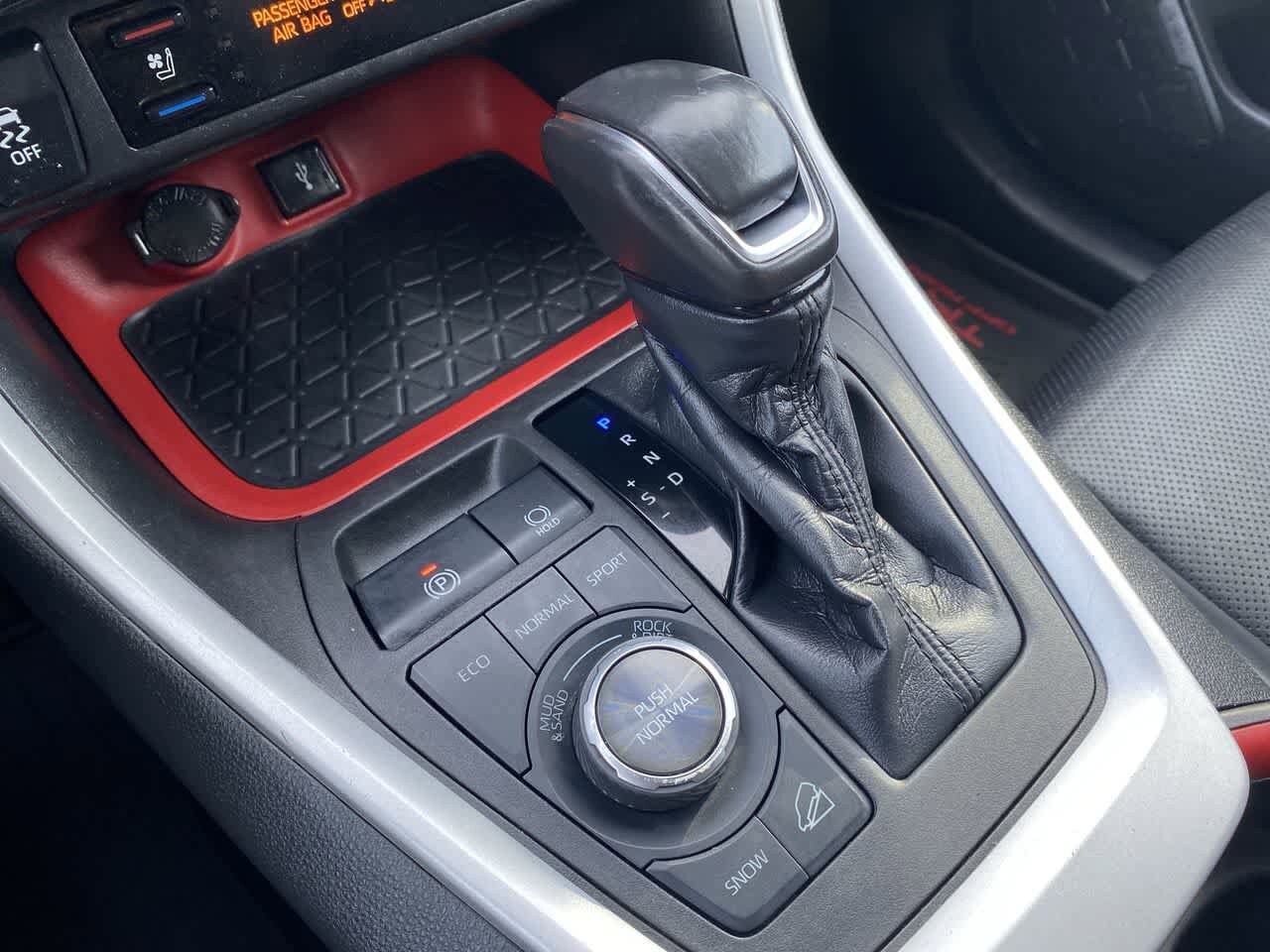 Thumbnail: 2021 Toyota RAV4 - 19