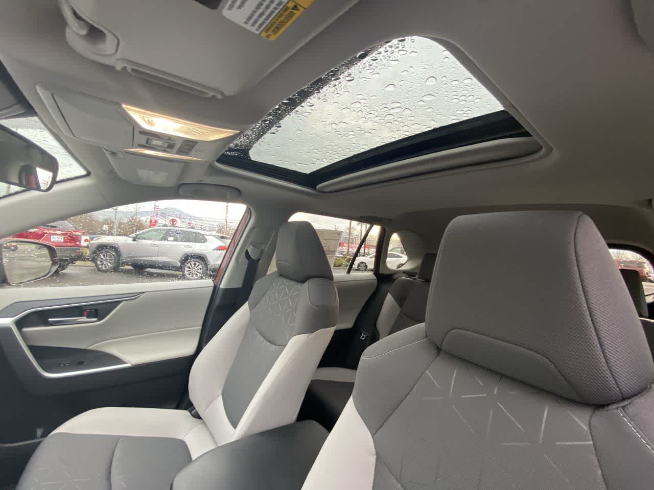 Thumbnail: 2025 Toyota RAV4 - 21