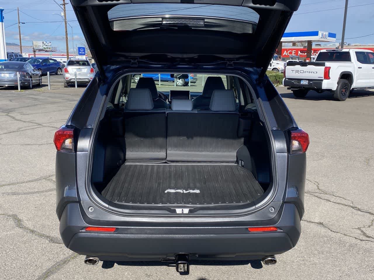 Thumbnail: 2023 Toyota RAV4 - 23