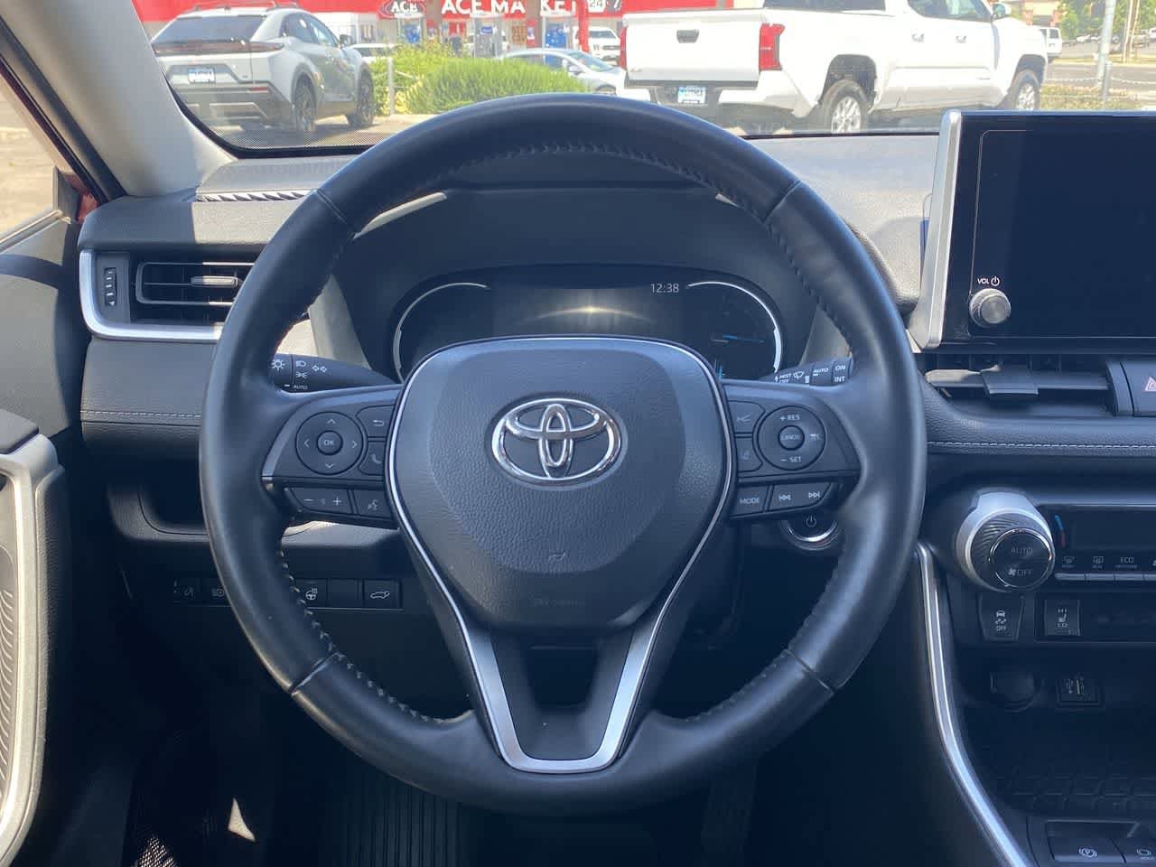 Thumbnail: 2023 Toyota RAV4 - 14