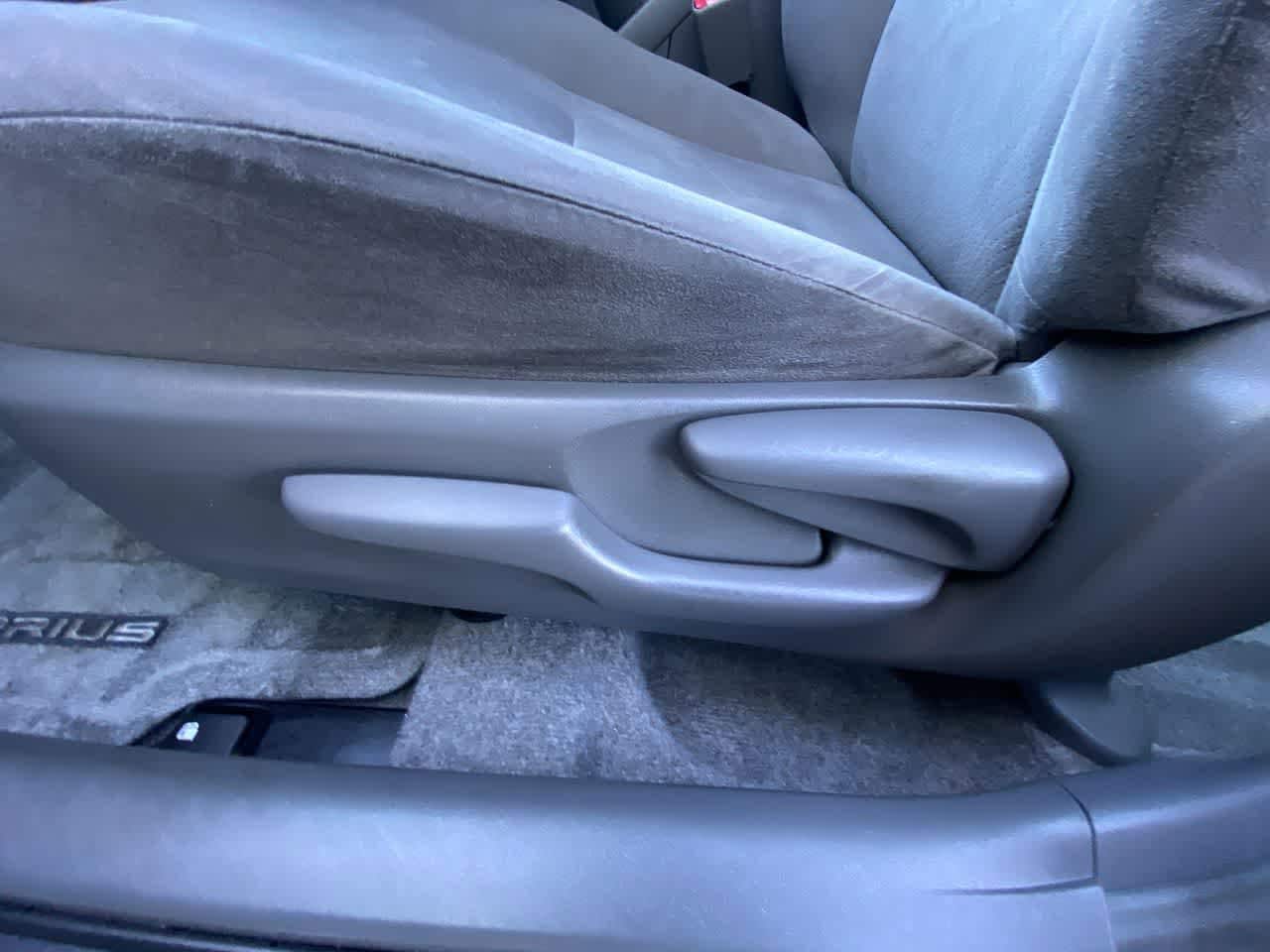 Thumbnail: 2010 Toyota Prius - 12