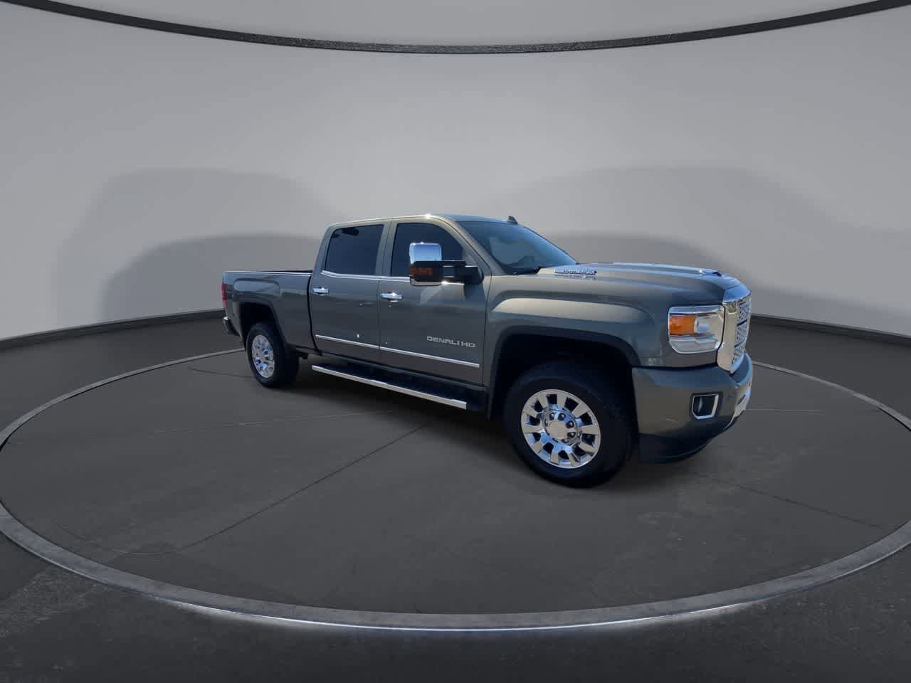 Used 2018 GMC Sierra 2500 Denali HD Denali with VIN 1GT12UEY4JF106874 for sale in Medford, OR