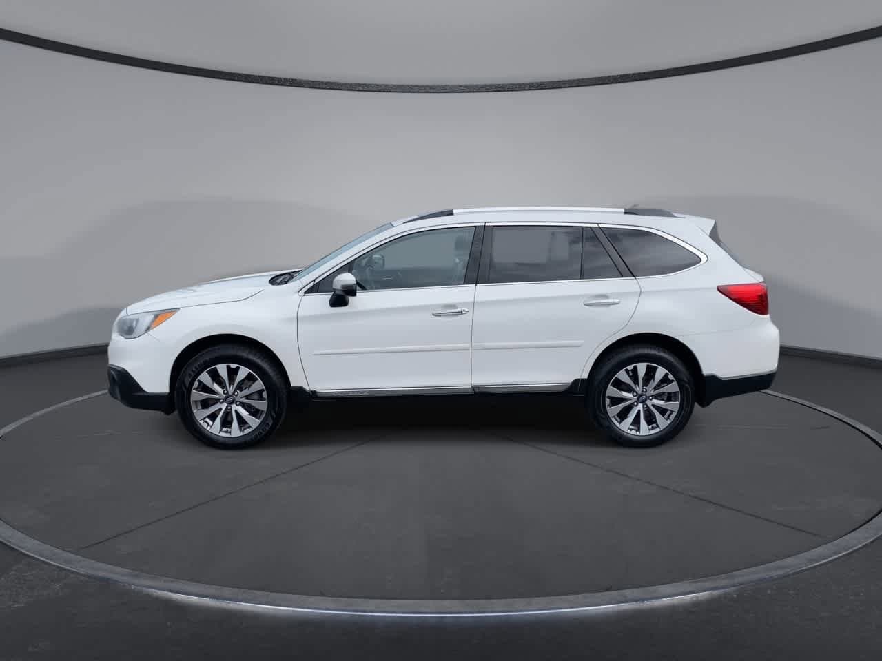 Thumbnail: 2017 Subaru Outback - 5