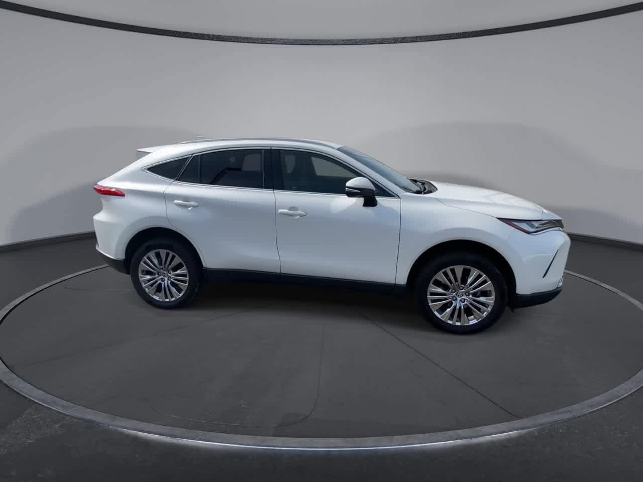 Thumbnail: 2021 Toyota Venza - 9