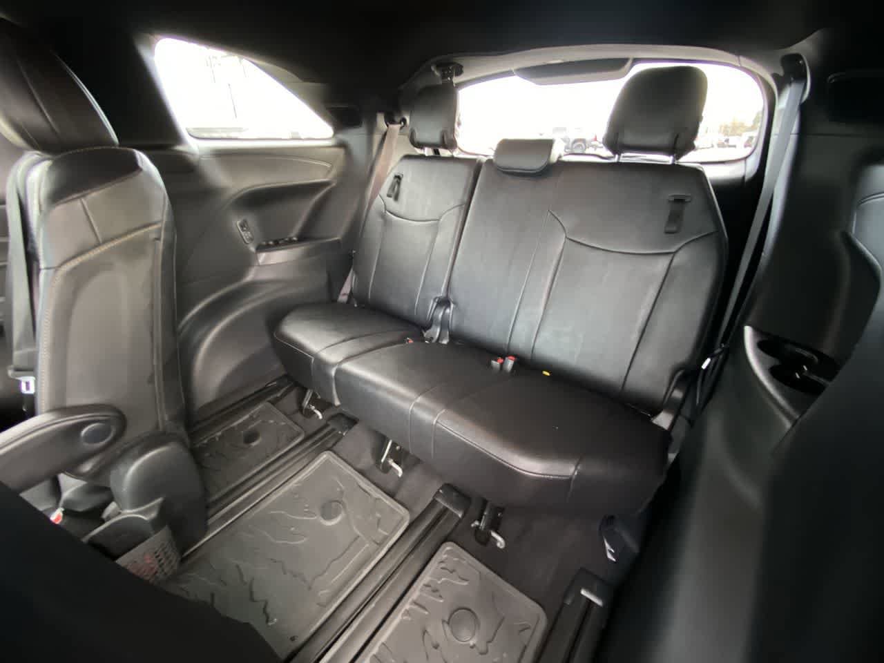 Thumbnail: 2025 Toyota Sienna - 23