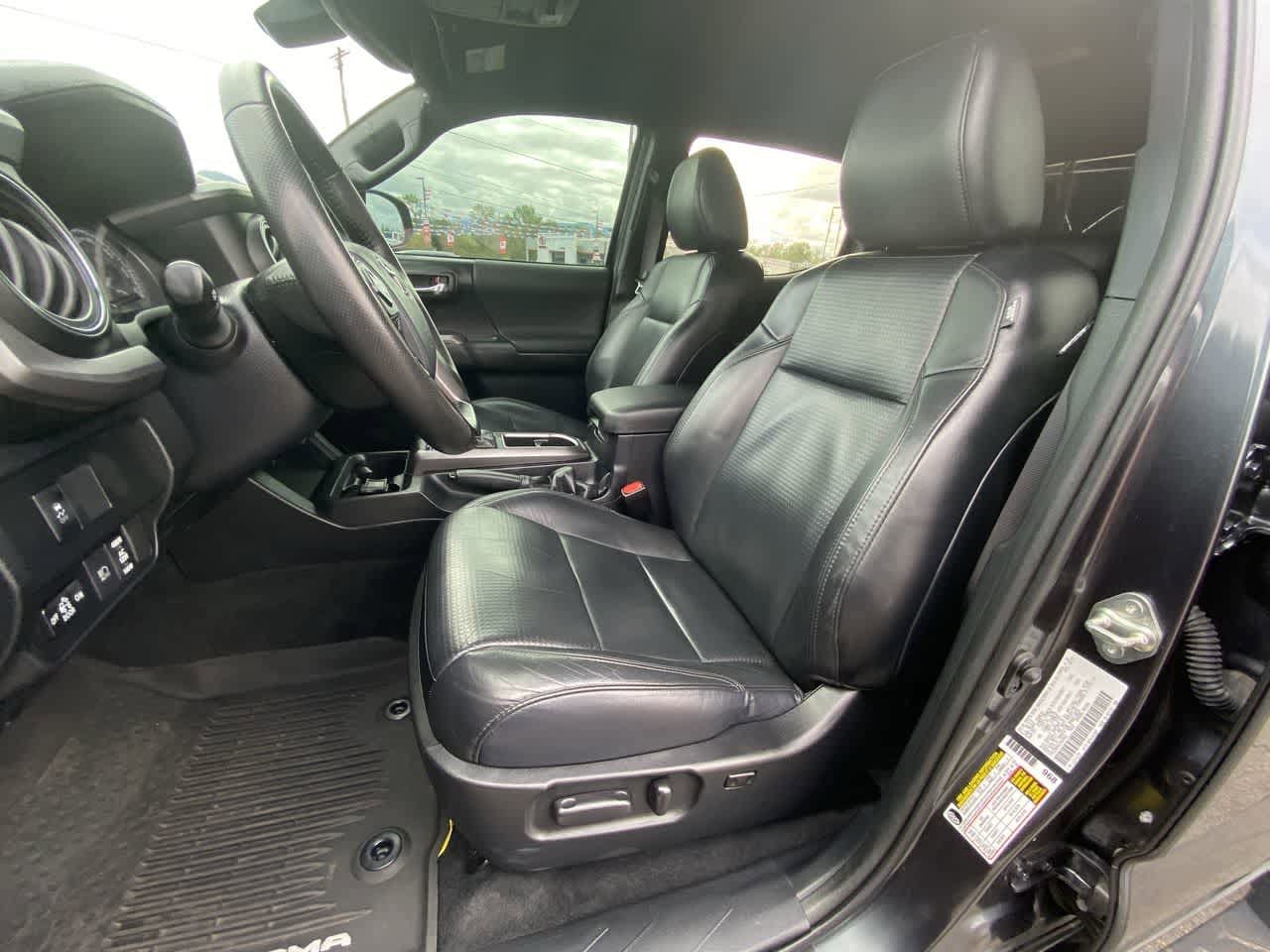 Thumbnail: 2020 Toyota Tacoma - 11