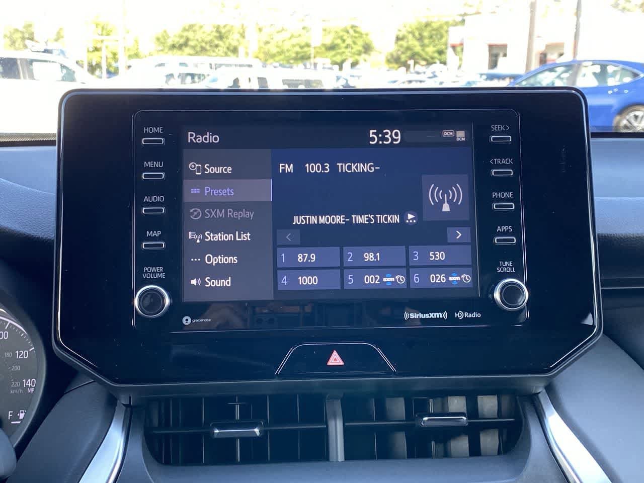 Thumbnail: 2022 Toyota Venza - 16