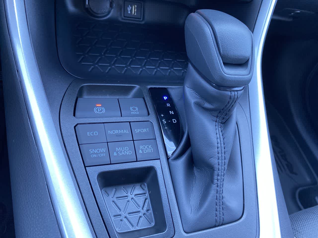 Thumbnail: 2025 Toyota RAV4 - 19