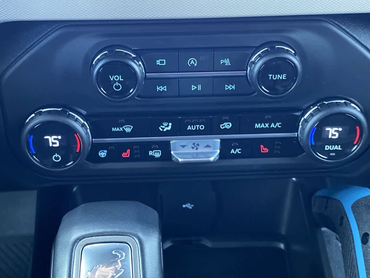 Thumbnail: 2023 Ford Bronco - 19