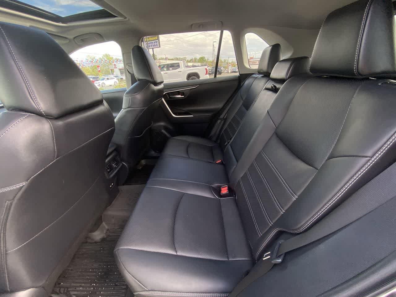 Thumbnail: 2021 Toyota RAV4 - 22